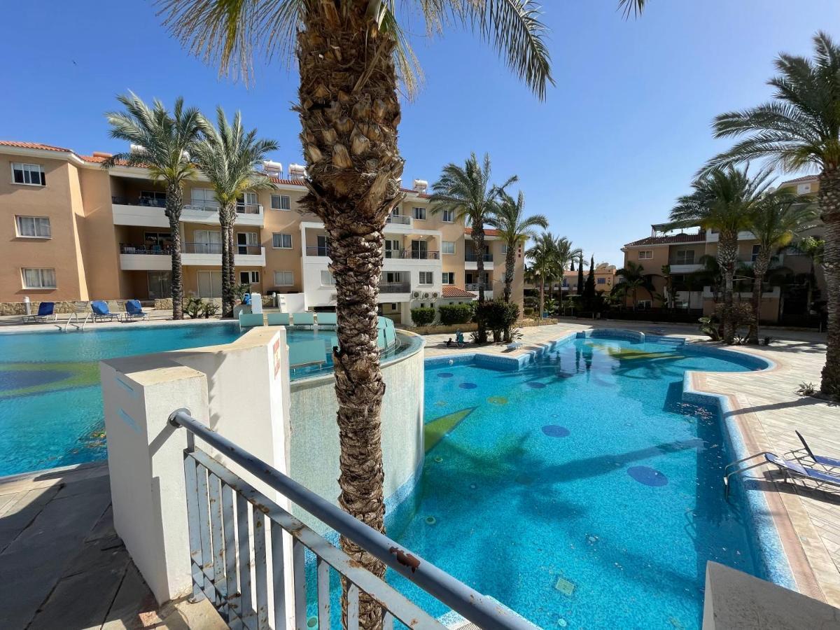 Iris Village Grand Apartment Paphos Exteriér fotografie